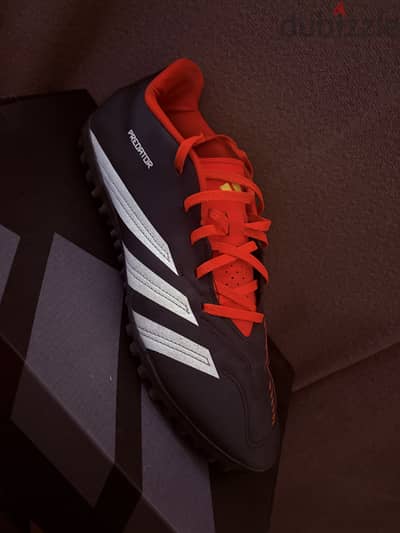 Predator club turf shoes