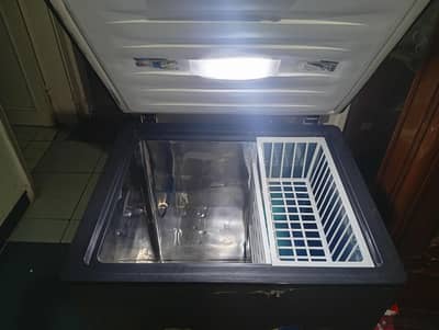 ديب فريزر باساب ٢٠٠ لتر ديفروست