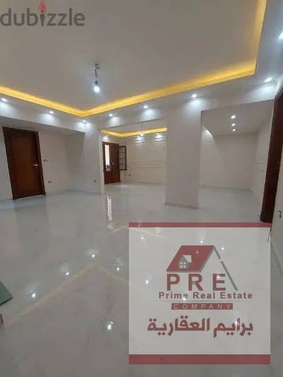 Administrative office for sale in Raml Station, Fouad Main Street, prime location with a large advertising frontage
