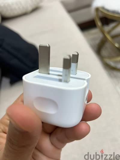 راس شاحن ايفون 20 w اصلي استعمال خفيف