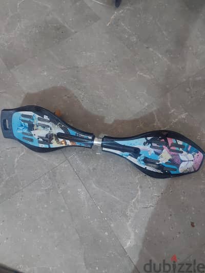 سكيتبورد بحاله ممتازه بعجلتين