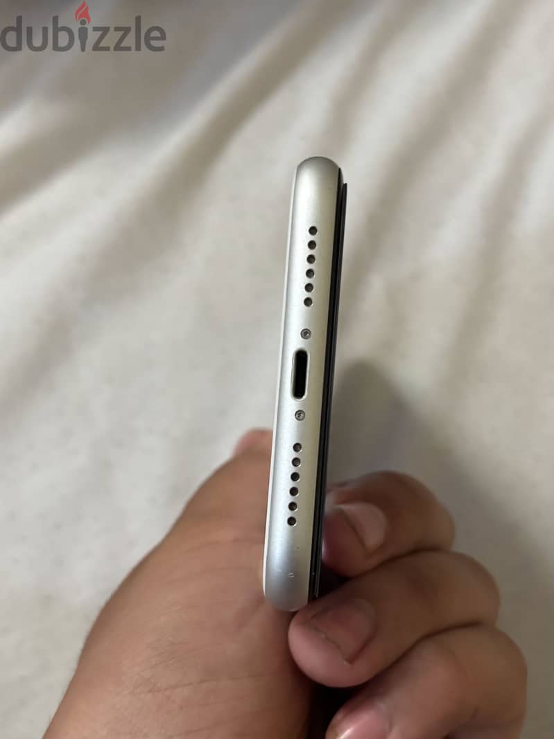 Apple - iPhone XR 3
