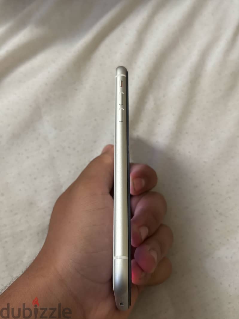 Apple - iPhone XR 5