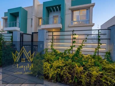 ڤيلا ثنائية للبيع بمدينتي نموذج j بها بعض التشطيبات الخاصة