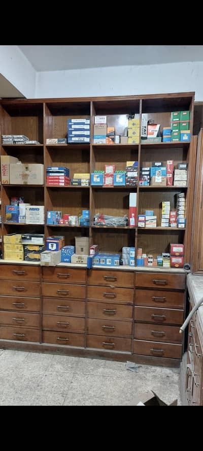 تصفيه محل قطع غيار للبيع