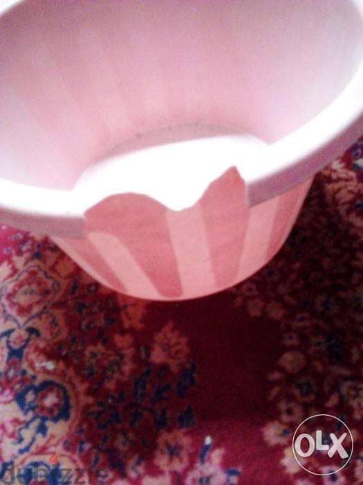 Large plastic plates number 5 5