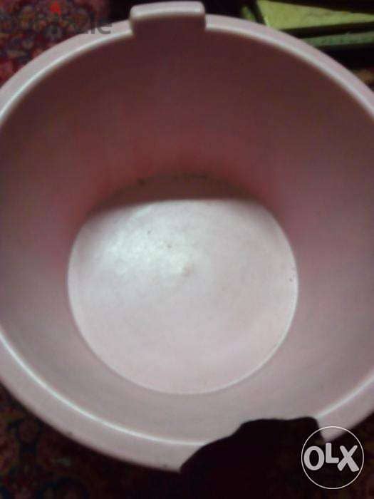 Large plastic plates number 5 6