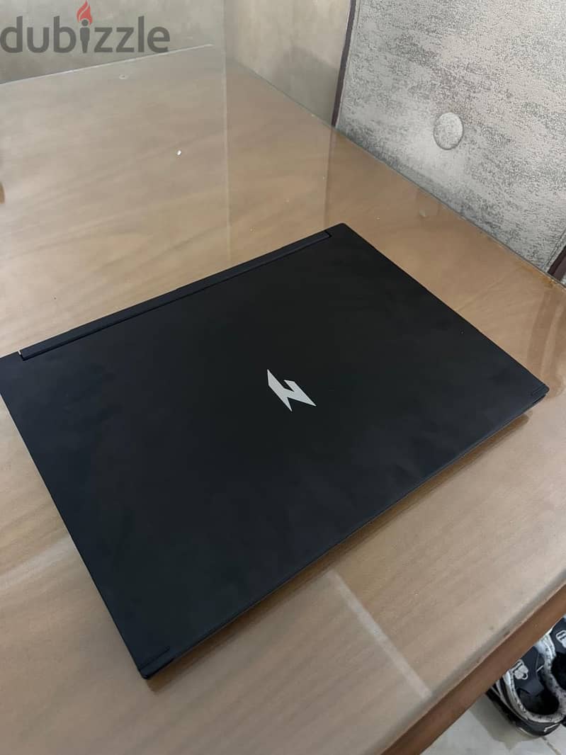 Acer Nitro V16s 4