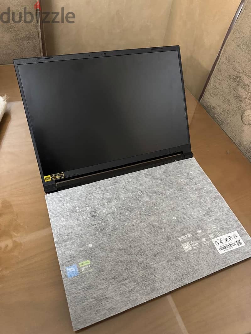Acer Nitro V16s 8