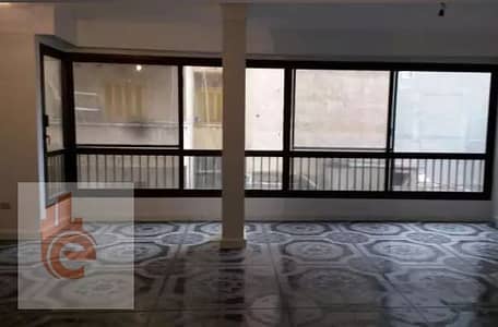 Apartment for rent in Laurent 140 m / steps from Abu Qir
