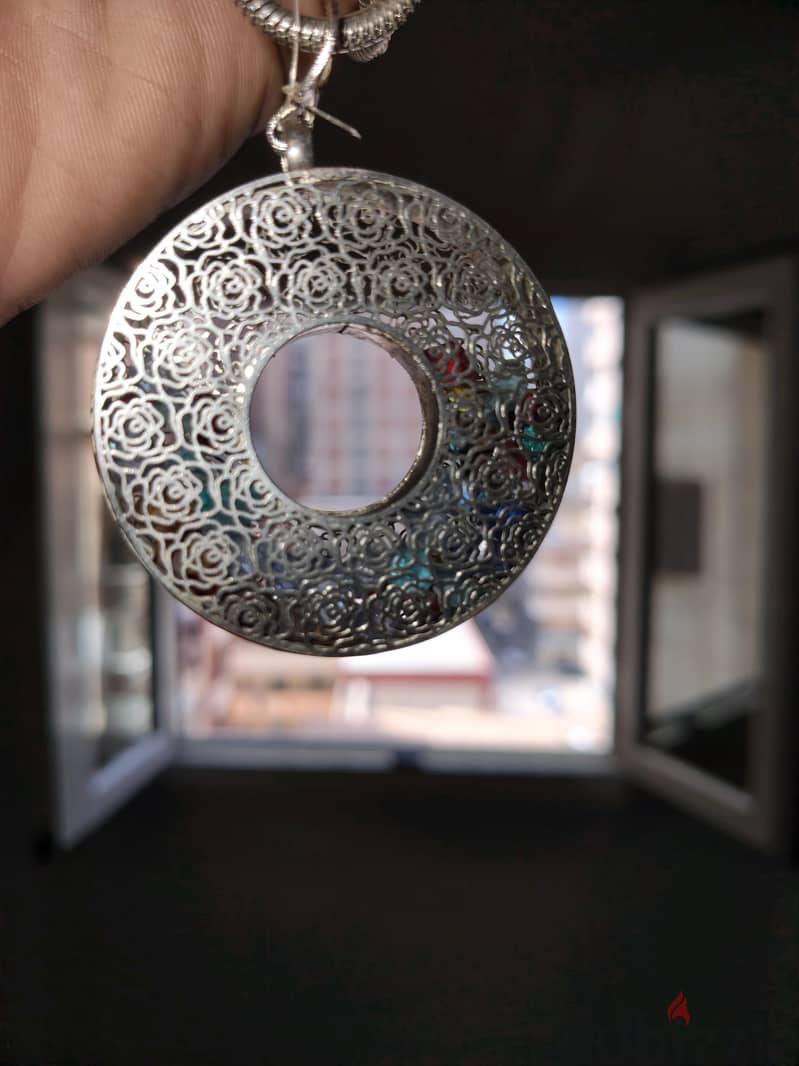 قلادة 2
