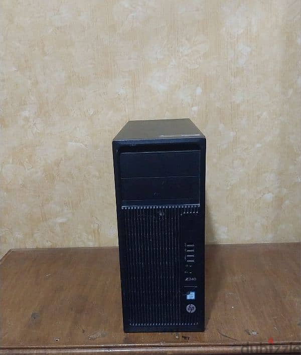 HP Z240 TOWER 1