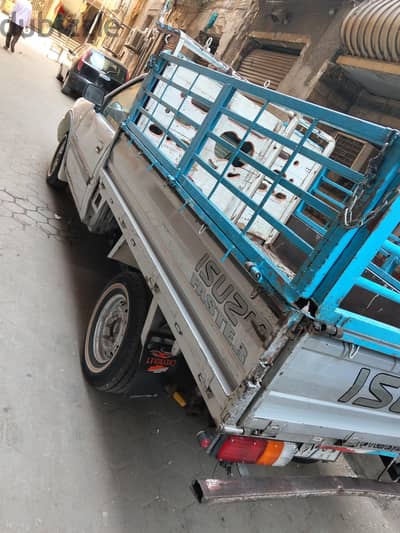 ايسوزو دى ماكس 2000