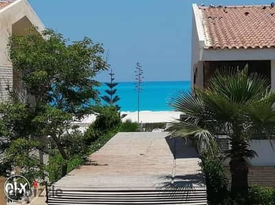 Second row villa with a clear view of the sea for rent directly from the owner in Diamond Beach Village, K90, four air-conditioned bedrooms, and four bathrooms, a large garden, all services, details and prices in the description