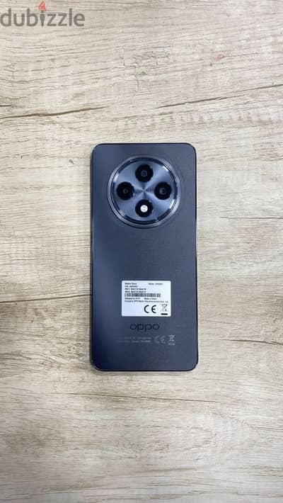 OPPO Reno12 F