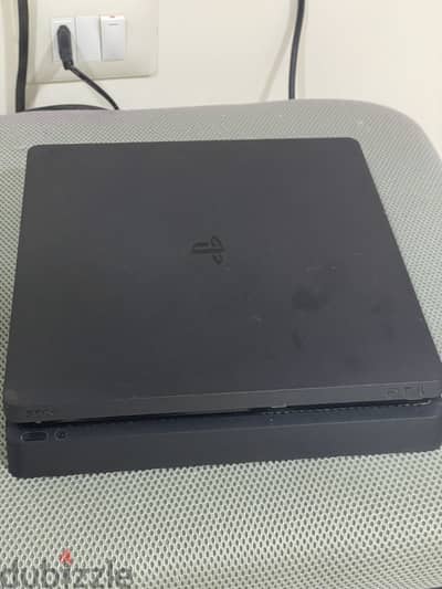 Ps4 slim بلايستيشن