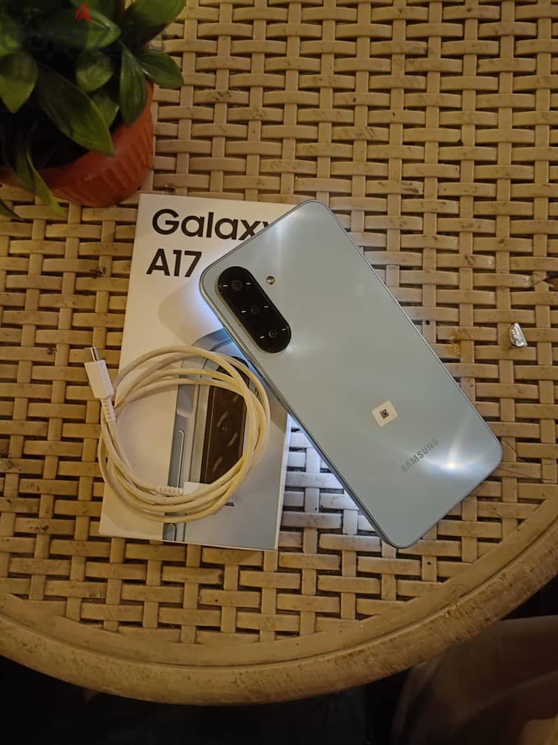 Samsung A17 8