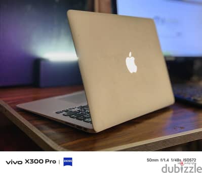 MacBook Air 2015 - 256/8 حاله ممتازه 169 شحنه فقط ماك بوك