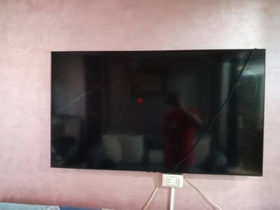 الشاشه مكسوره من جوه