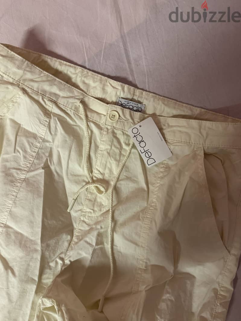 defacto white cargos 1