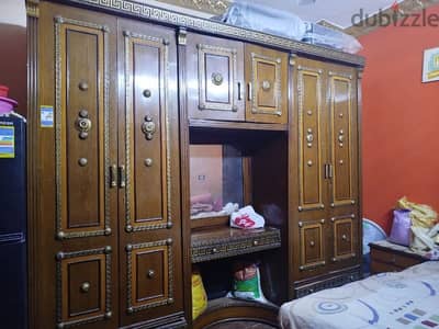 دولاب ملابس كبير خشب زان استعمال خفيف اوي