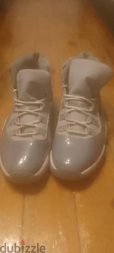 Jordan 11 color gray original