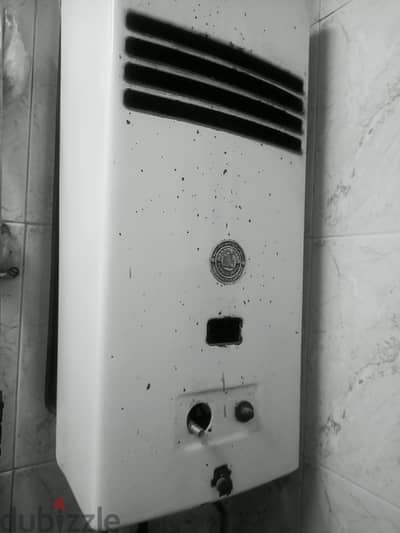 سخان  غاز مصانع حربيه ١٠ لتر