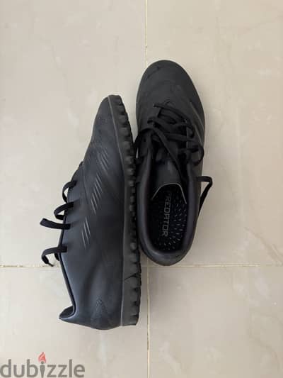 Adidas Predator الأصلية (ترتان) - مقاس 43.5 - بحالة الزيرو