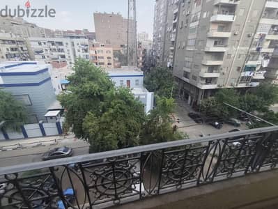 شقة للبيع بشارع طومانباى الزيتون الشرقية