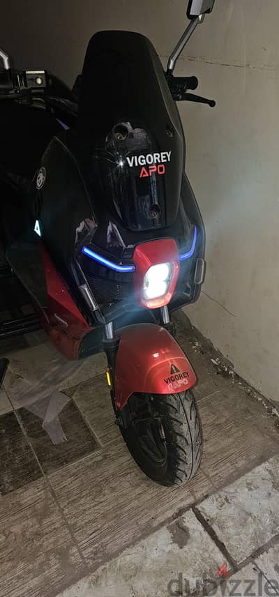 side car كسر  كسر زيرو البطارية لم تشحن الا مره واحده فقط للتجريب
