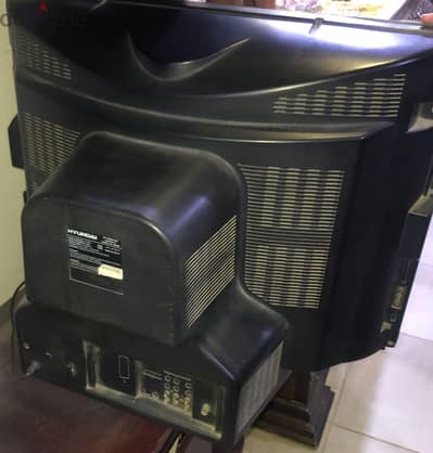 تلفاز hyundai super slim حاله ممتازه للبيع