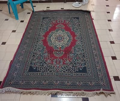 للببع ولدواعي السفر سجادة و٣ عتبات استعمال خفيف . .