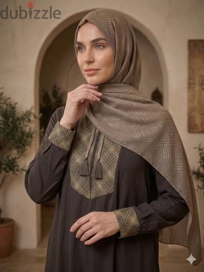 عباية خروج باللون  البنى