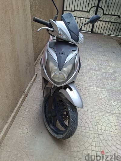 Sym sr model 2016 للبيع من المالك مباشرة