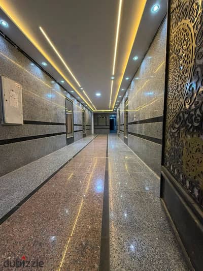 استوديو متشطب بموقع ممتاز واستراتيجى