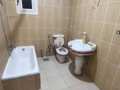 130m apartment for sale – Main Energy Street  very prime location – steps from Mostafa El Nahhas