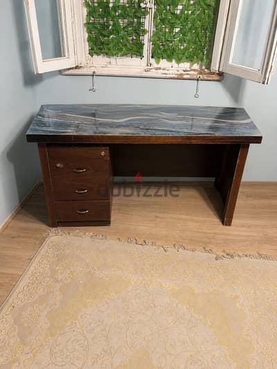 Mffco zan Desk