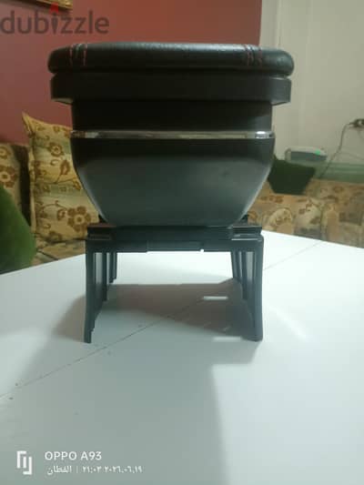 مخدع سياره بحاله ممتازه