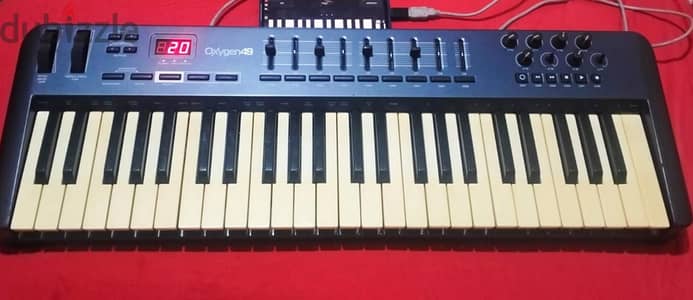 ميدى كيبورد  M- audio oxygen 49 اربعة اوكتاف  للعزف والتوزيع الموسيقى