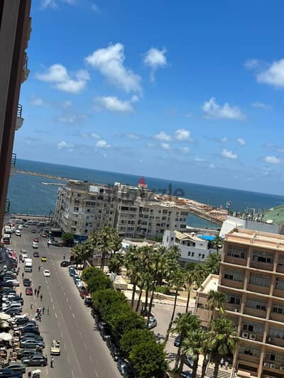 شقة مفروشة للايجار3 غرف سوتر الرئيسي عند مجمع الكليات وترى البحر
