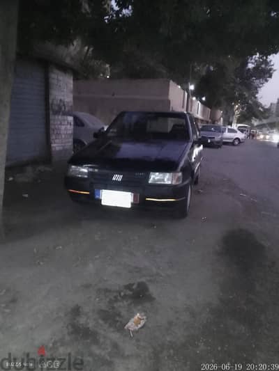 فيات أونو 1990