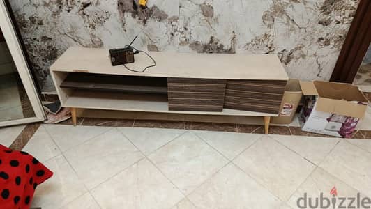 ترابيزه شاشه مودرن بحاله فوق الممتاز