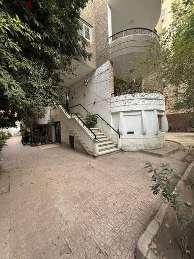 نصف فيلا بالمهندسين للبيع - تصلح سكني وإداري