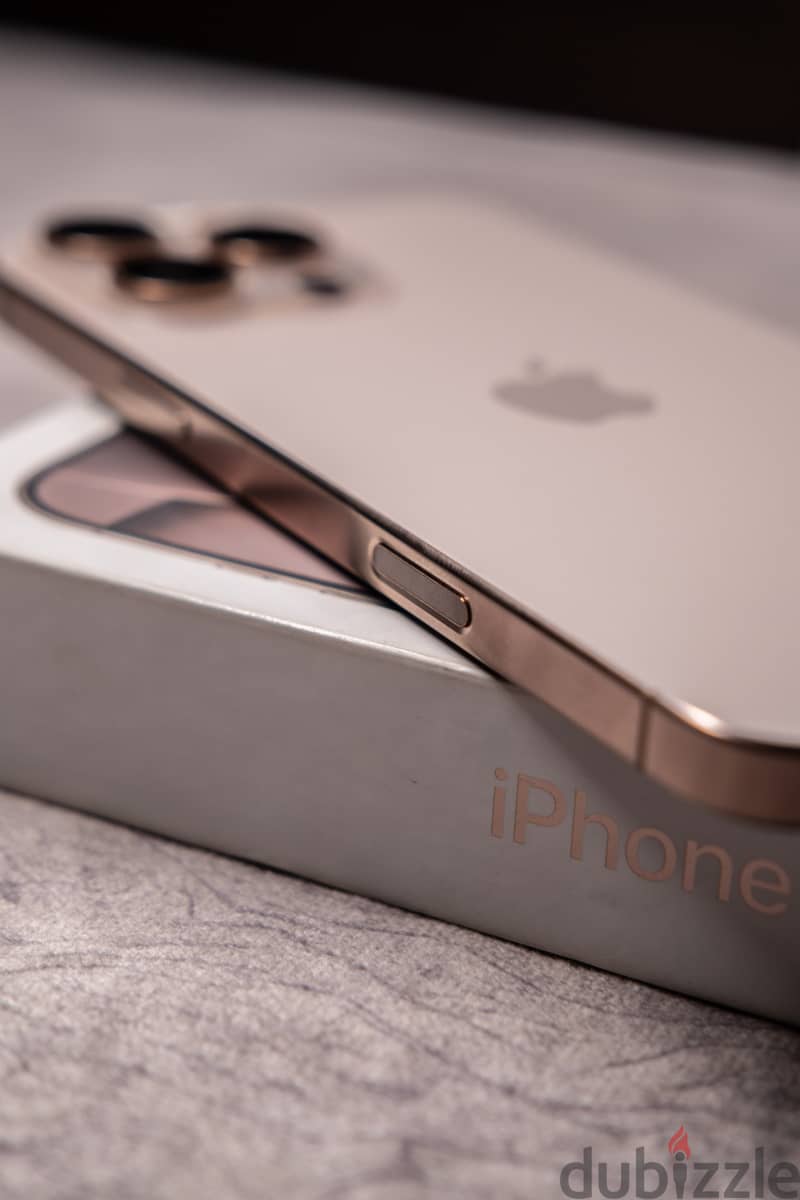 Apple - iPhone 16 Pro Max 4