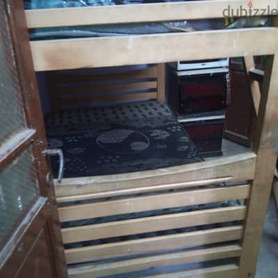 سرير بدورين