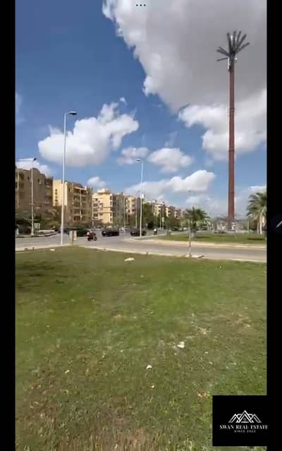 For Sale: Spacious 210m² Elevated Ground Floor Apartment in 8th District, Sheikh Zayed. Main Street View near The Gate Mall. 3 BR (1 Master), 3 Bathr