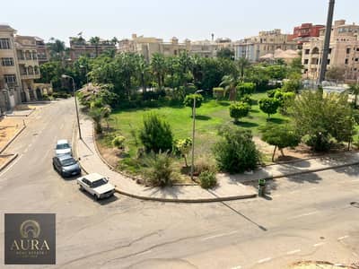  شقة 230م + 40م تراس بغرب الجولف | مربع السفارات | فيو أكبر حديقة | 9 مليون