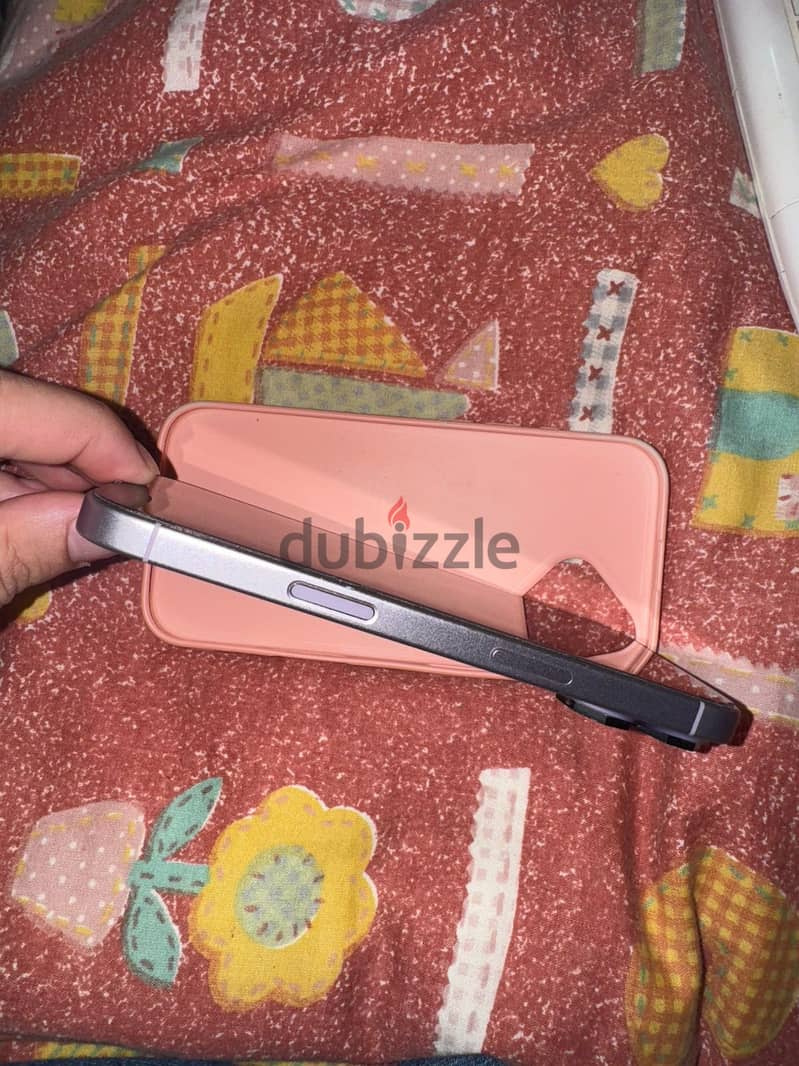 Apple - iPhone 17 4