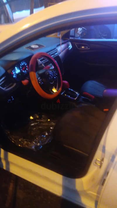 عربية mg 5 للأيجار