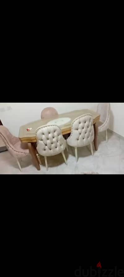 سفره و٥ كراسى